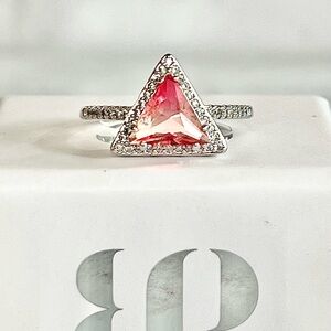Retro Girl Boss Unicorn Elegant Pink Triangle Stone Ring